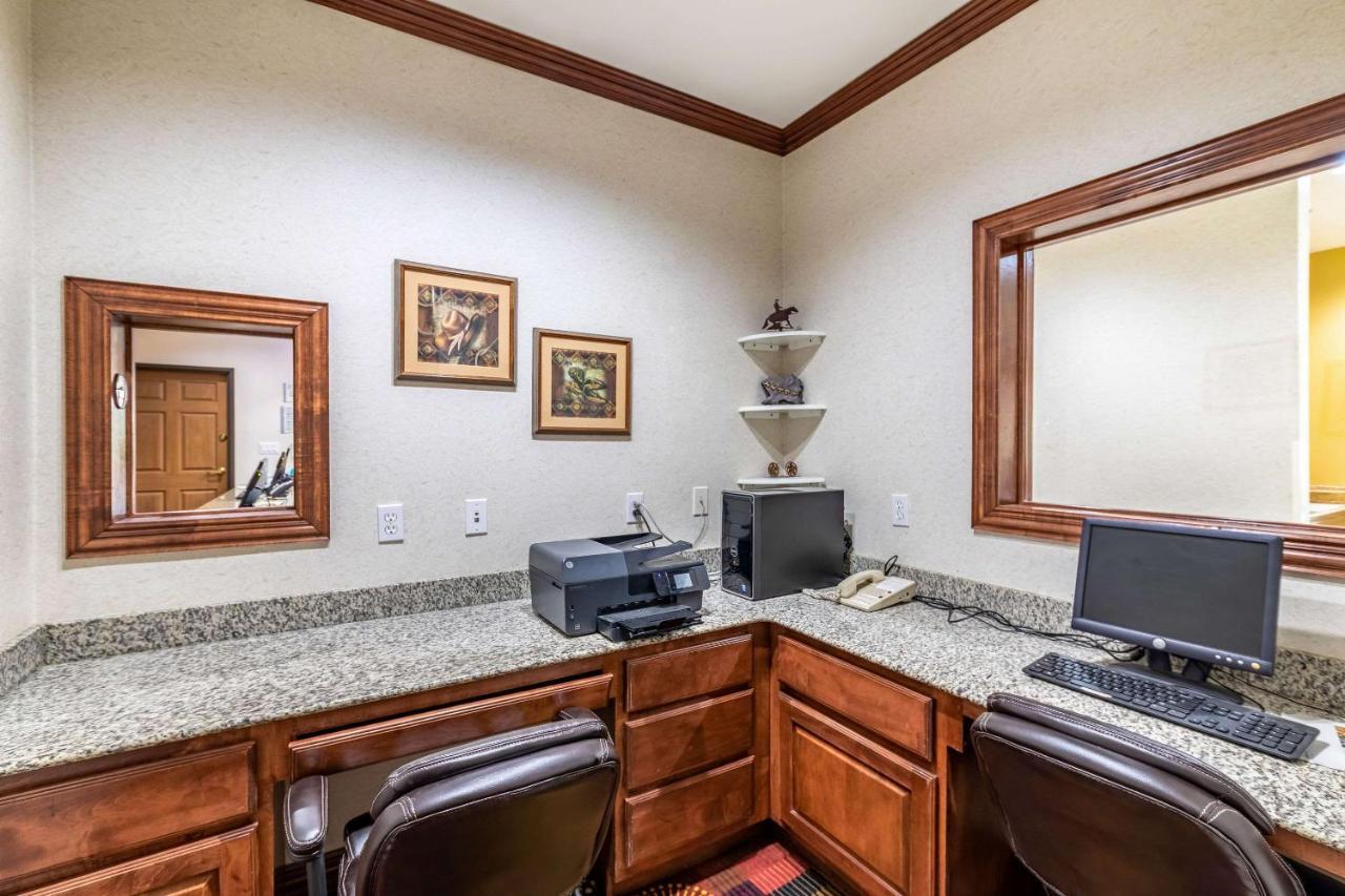 Quality Inn & Suites Lampasas Екстериор снимка